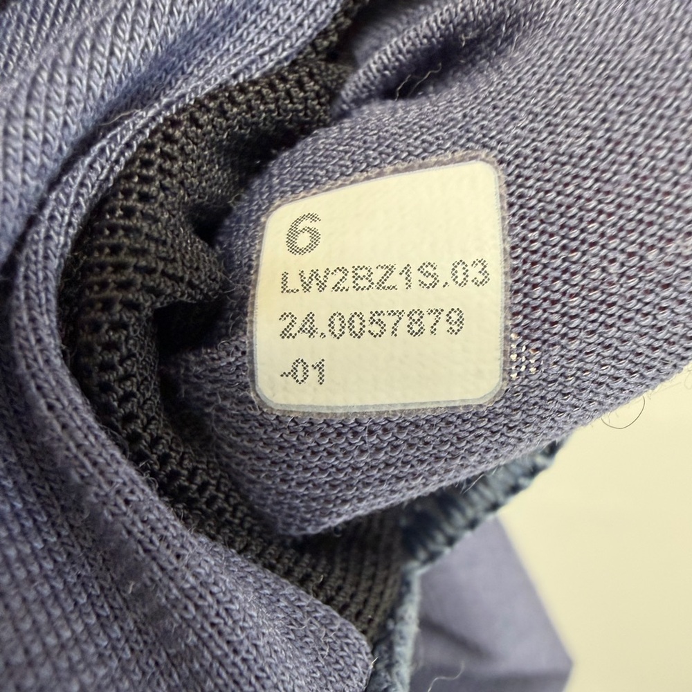 Lululemon Energy Longline Sports Bra in Shade  Size 6 - Picture 4 of 6